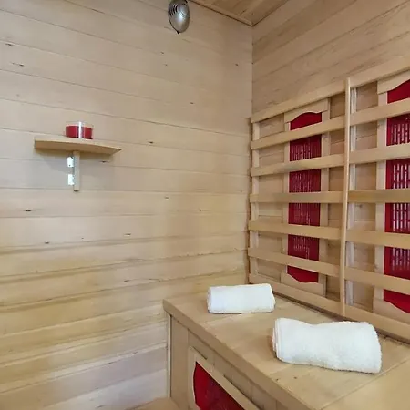 וילה Amoena With Pool And Sauna