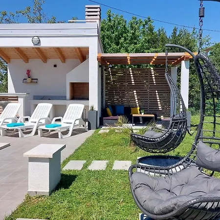 Amoena With Pool And Sauna