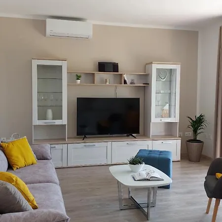 וילה Amoena With Pool And Sauna *