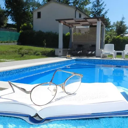 Amoena With Pool And Sauna *