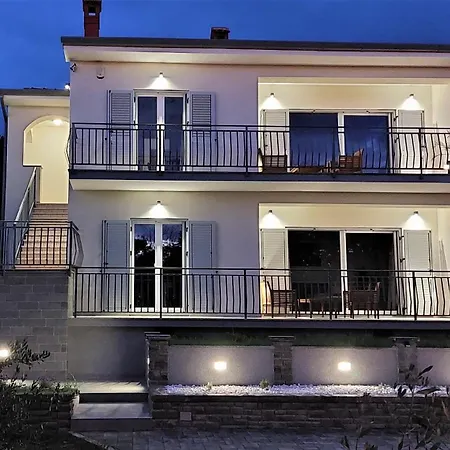 וילה Amoena With Pool And Sauna *