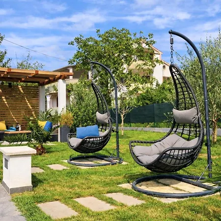 Amoena With Pool And Sauna * Brtonigla