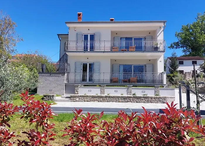 Amoena With Pool And Sauna *