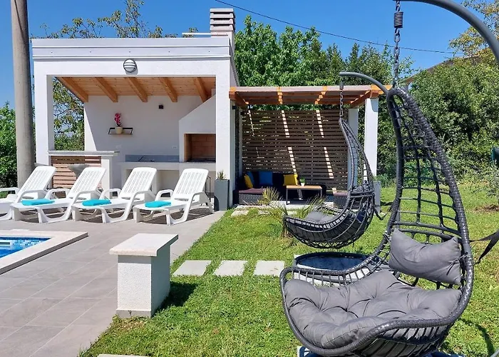 Amoena With Pool And Sauna