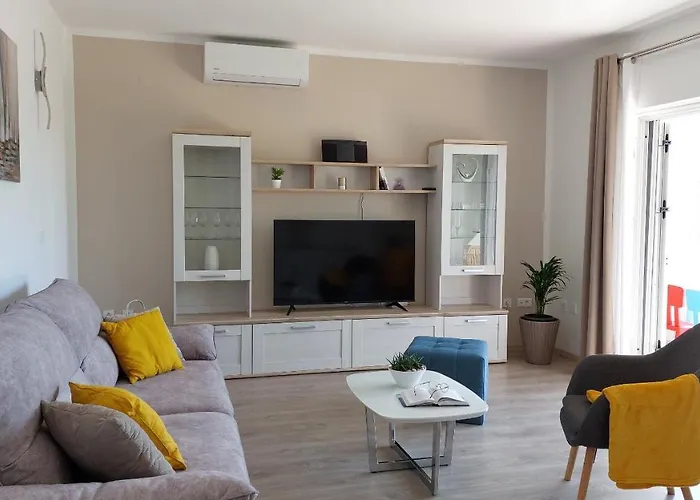 빌라 Amoena With Pool And Sauna *