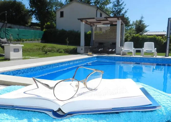 Amoena With Pool And Sauna *