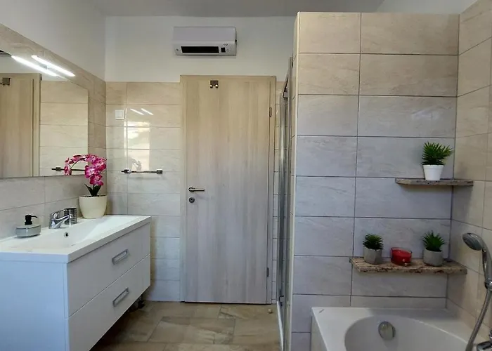 Amoena With Pool And Sauna