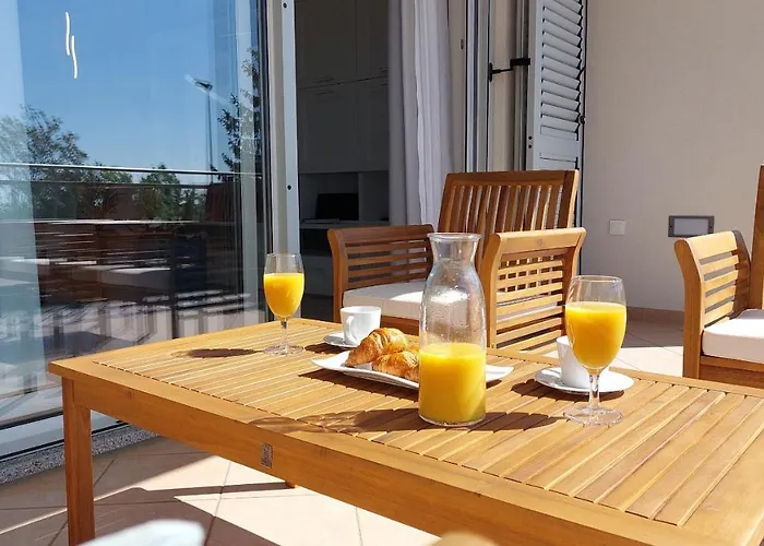 Amoena With Pool And Sauna 빌라