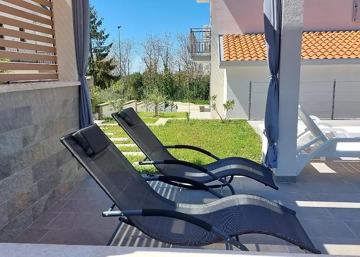 Amoena With Pool And Sauna