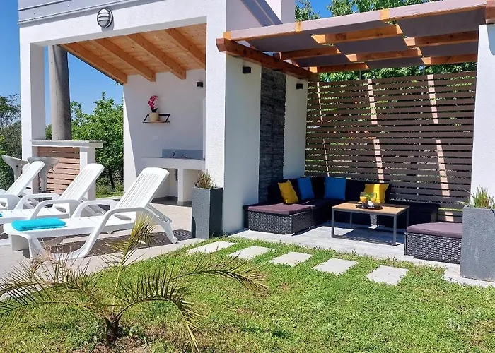 Amoena With Pool And Sauna *