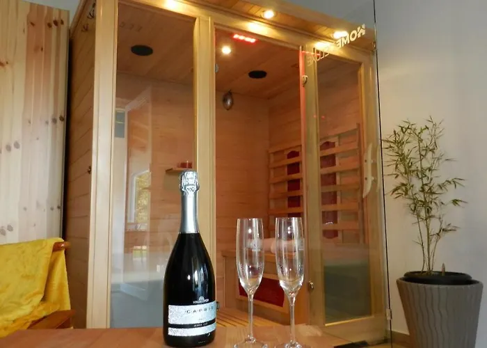 Amoena With Pool And Sauna * 브르토니글라