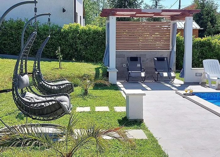 Amoena With Pool And Sauna